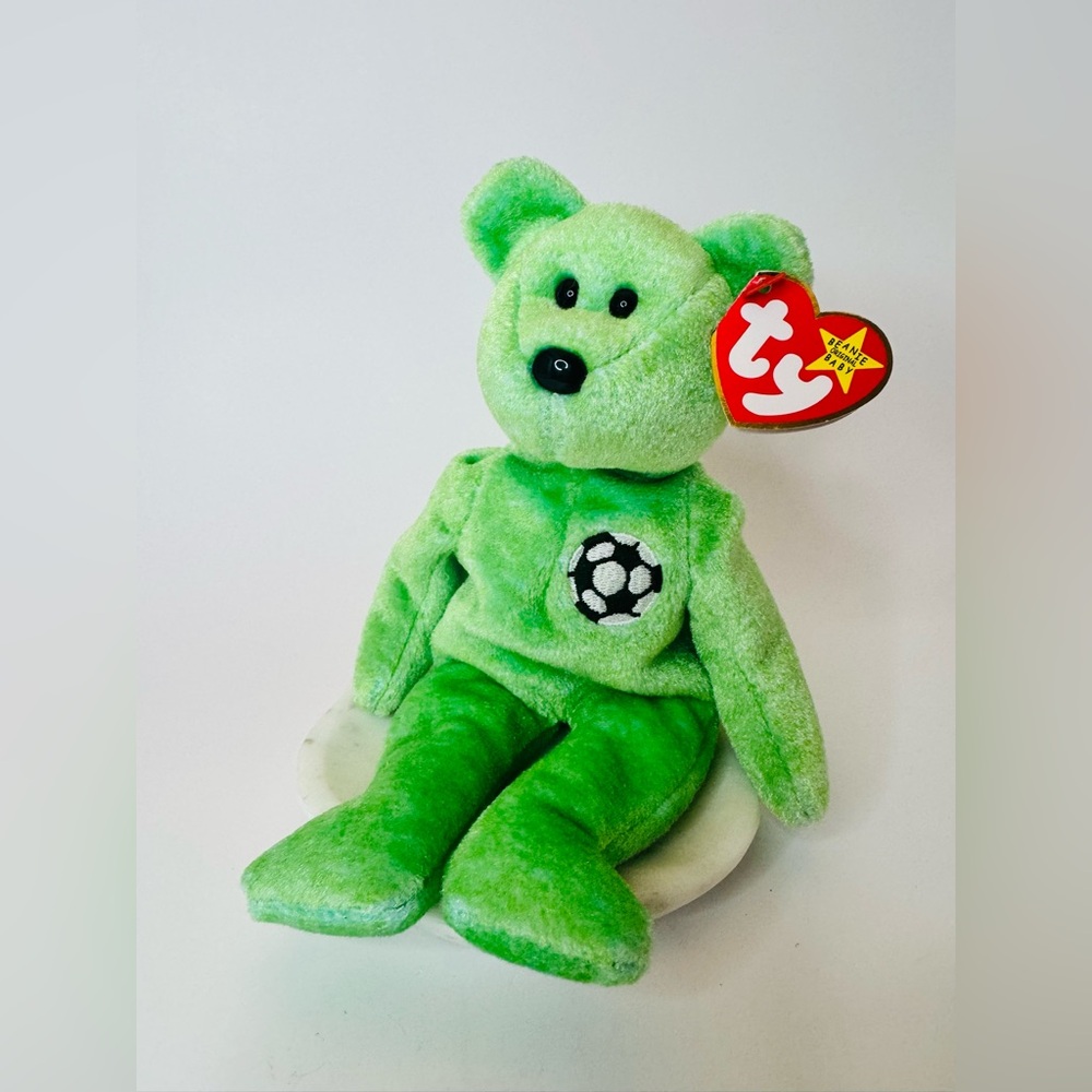 💖 TY BEANIE BABY “KICKS” COLLECTIBLE Green Teddy Bear Plush